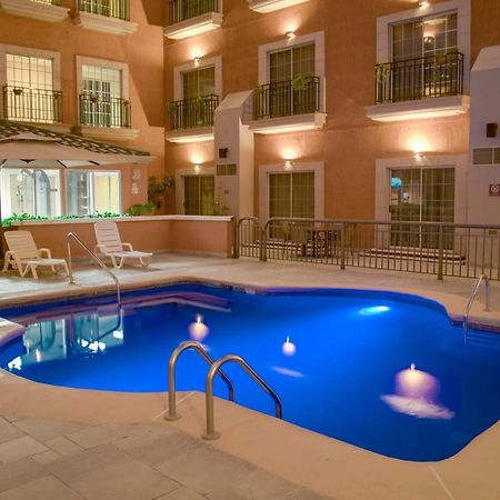 Istay Hotel Сьюдад-Хуарес Екстер'єр фото Hotel's pool