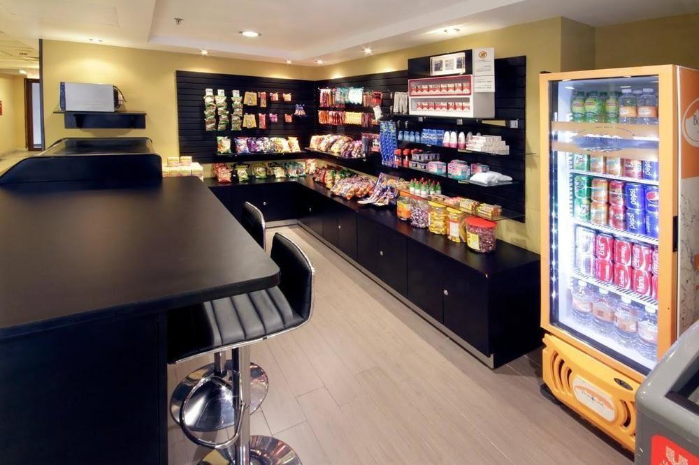 Istay Hotel Сьюдад-Хуарес Екстер'єр фото The shop at the airport