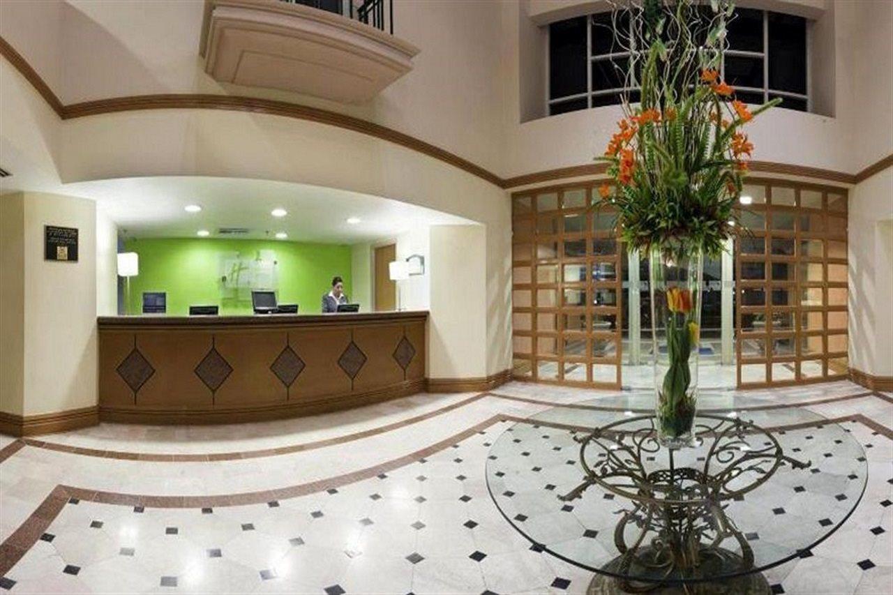 Istay Hotel Сьюдад-Хуарес Екстер'єр фото Holiday Inn, Puebla, Mexico