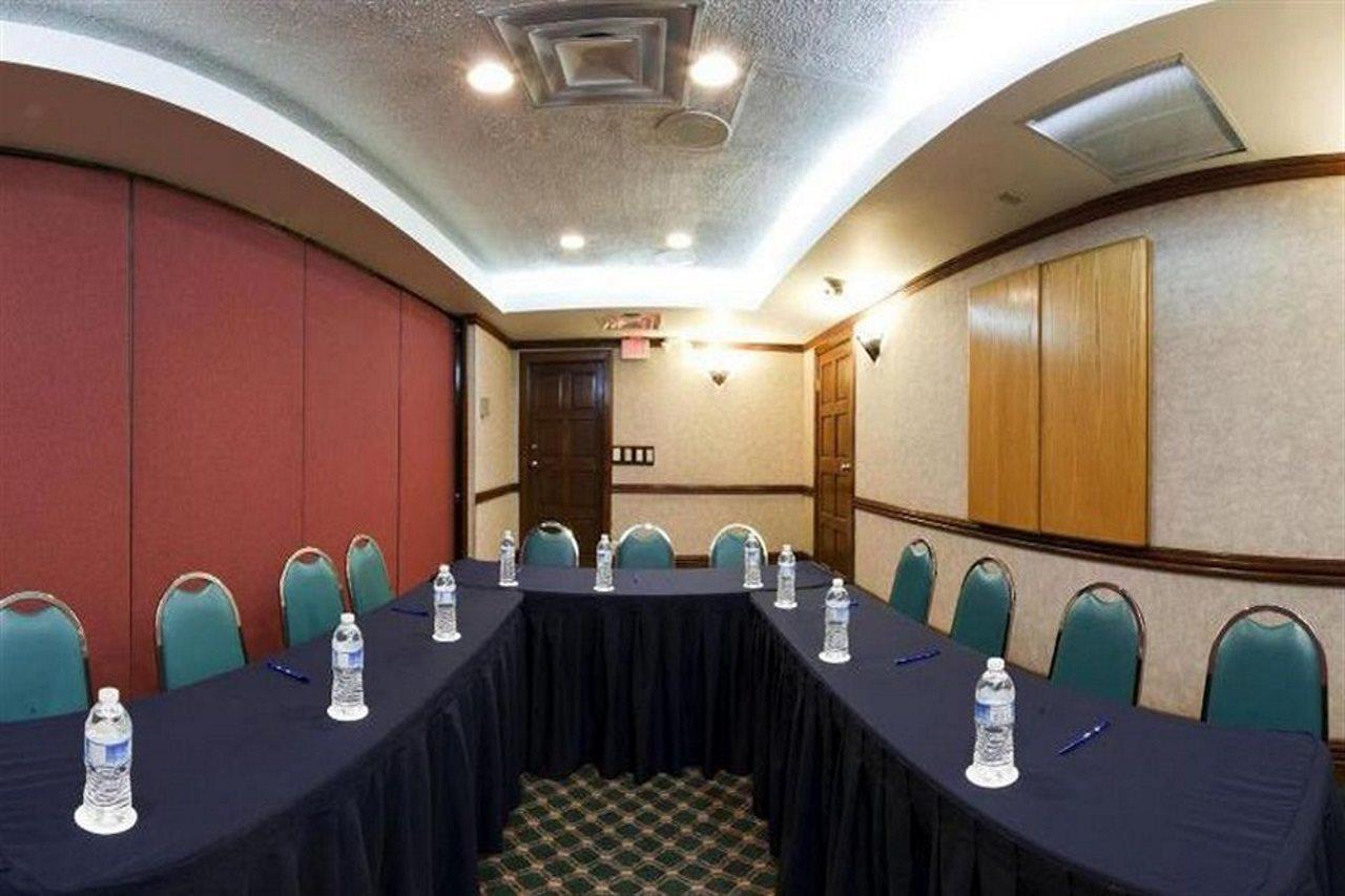 Istay Hotel Сьюдад-Хуарес Екстер'єр фото A meeting room at a hotel